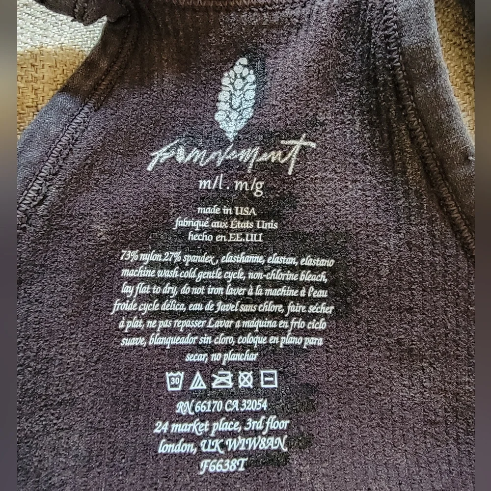 FP Movement by Free People Happiness Runs Crop Tank Washed Black Sz M/L - Picture 4 of 5